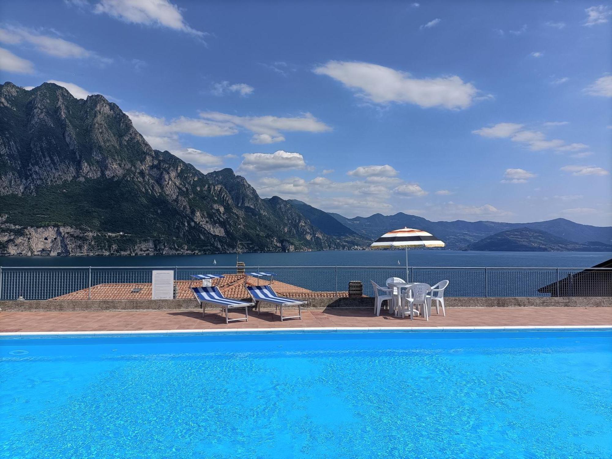 Iseolakerental- Casa Trentapassi Riva di Solto Exterior photo